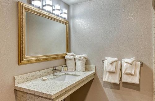 Ventura Hotel | Amanzi Hotel, an Ascend Collection Hotel