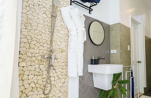 Catangnan Hotel | Amanzohi Siargao