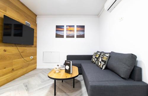 Popesti-Leordeni Apartment | Amaria Sunset