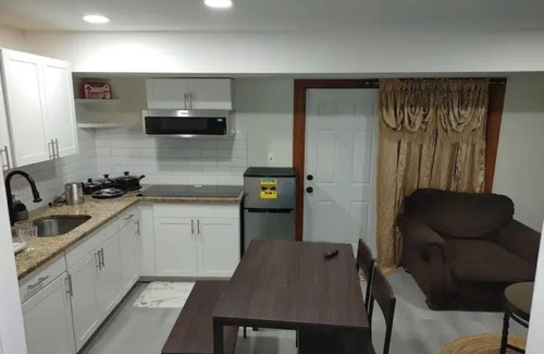 North Brunswick House | Amazing non smoking double bed apartment.