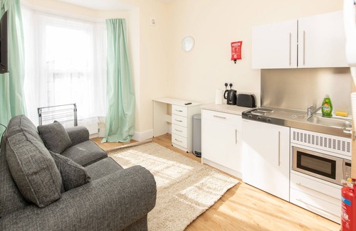Southampton Apartment | Amazing 1 Bed Flat for Students with Parking