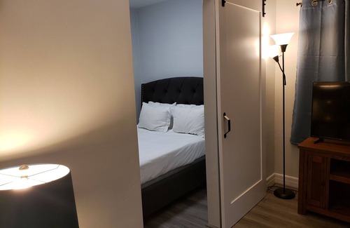 Beverly Grove Apartment | Amazing 1 bedroom by Melrose Ave Central location