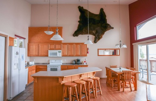 Sitka Condo | Amazing 2 bedroom condo with beautiful ocean views out of every room!