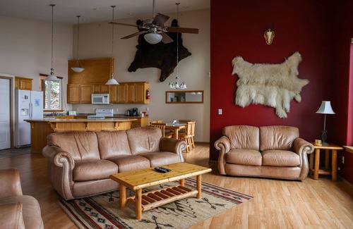 Sitka Condo | Amazing 2 bedroom condo with beautiful ocean views out of every room!