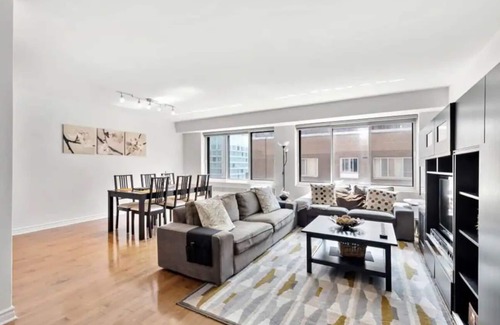 Downtown Montreal Apartment | Amazing 2 bedroom in downtown heart of Montreal
