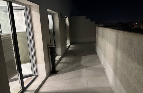 Militari Apartment | Amazing 2-Room Penthouse Cityview W13