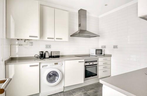 Cortes Apartment | Amazing 2BR in Gran Vía, in the heart of Madrid, by Blueground
