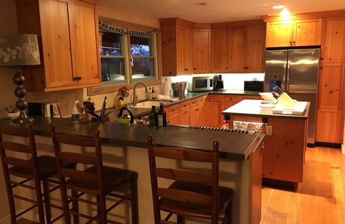 Napa House | Amazing 3 Acre Vineyard Retreat, 3 Bedrooms, Large Lap Pool with vineyard views.