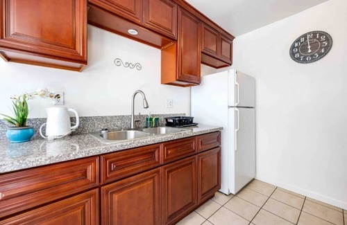 Riverside Apartment | Amazing 3 BD Condo Near UC Riverside - Shared Pool