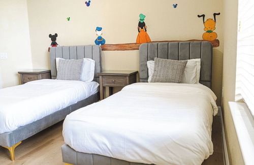 Florida Central Atlantic Coast Resort | AMAZING 3-bed resort apartment in enchanting Orlando with fitness room, AC, WiFi