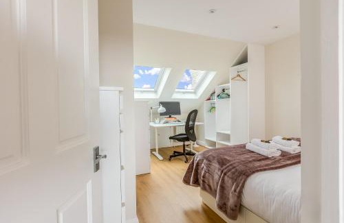 Southfields Apartment | Amazing 3BR Apartment near Wimbledon Park & Tube