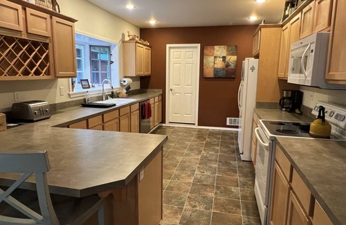 Baring House | Amazing 4BDR Mountain Vacation Home on Skykomish River
