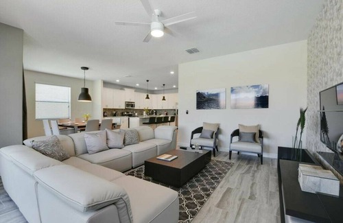 Sunridge Woods House | Amazing 6 Bedrooms/5 Bathrooms at Solterra Resort