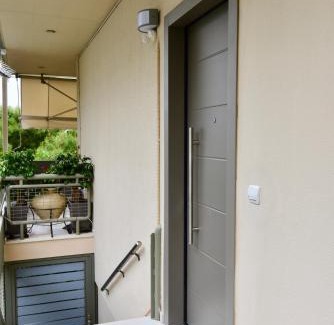 Vouliagmeni Apartment | Amazing Apartment