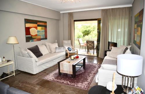 Vouliagmeni Apartment | Amazing Apartment