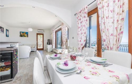 Bregi Apartment | Amazing Apartment In Matulji With Wifi
