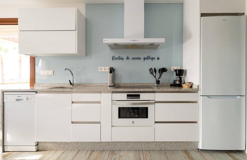 Tabagon Apartment | Amazing apartment in O Rosal with kitchen
