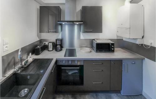 Redon Apartment | Amazing Apartment In Redon With Wifi