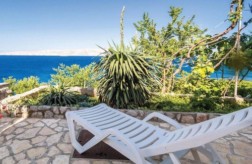 Vratarusa Apartment | Amazing apartment in Senj with kitchen