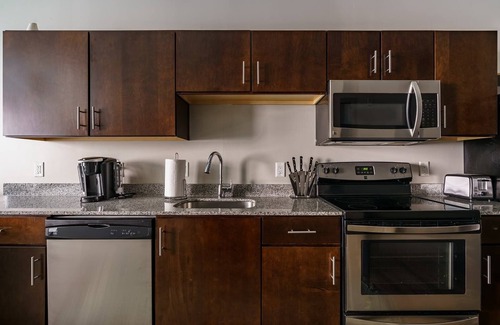 Uptown District Apartment | Amazing Apartment in the Heart of Downtown