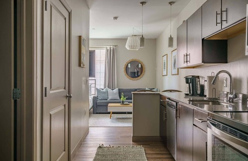Uptown District Apartment | Amazing Apartment in the Heart of Downtown
