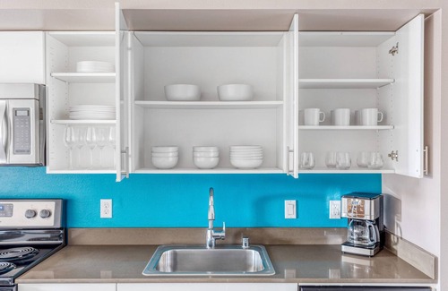 West Woodland Apartment | Amazing Ballard 1BR w/BBQ, Lounge & W/D, onsite retail, by Blueground