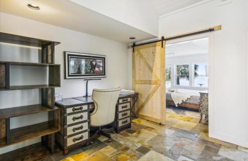 Galveston House | Amazing Bay