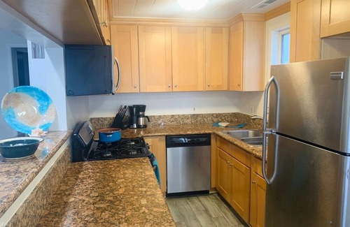 West Newport House | AMAZING Beach Escape - Beautiful 3 BD/2 BA-Bikes-BBQ-Umbrellas-Chairs-Balls-MORE