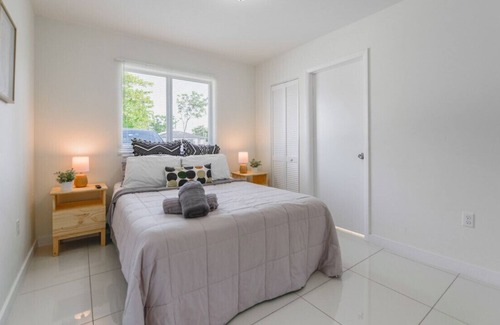 Gladeview House | Amazing Brand New Duplex 3 Bedrooms/2 bathrooms