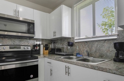 Gladeview House | Amazing Brand New Duplex 3 Bedrooms/2 bathrooms
