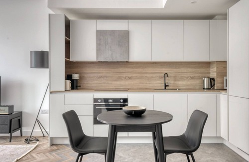 Lansbury Apartment | Amazing Bromley by Bow 1BR w/Concierge, nr Shops & Dining, by Blueground