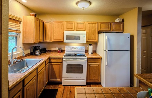 Banner Elk Cabin | Amazing Cabin w/Firepit, Gametable, Hot Tub, Wifi, Cable