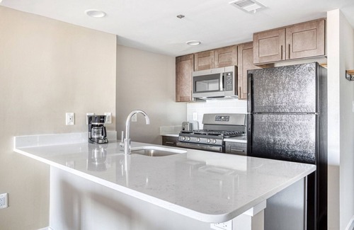 Court House Apartment | Amazing Clarendon 1BR w/Gym, W/D & Doorman, walk to Metro, by Blueground