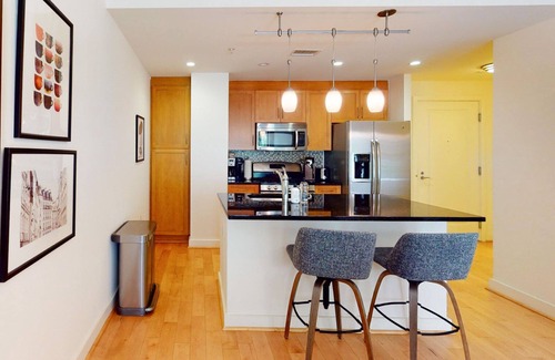 Clarendon Apartment | Amazing Clarendon 1BR w/Pool, W/D & Gym, nr Groceries, by Blueground