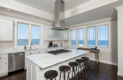 York Beach House | Amazing Direct Ocean Views, York's BEST Just Minutes To Short Sands Beach