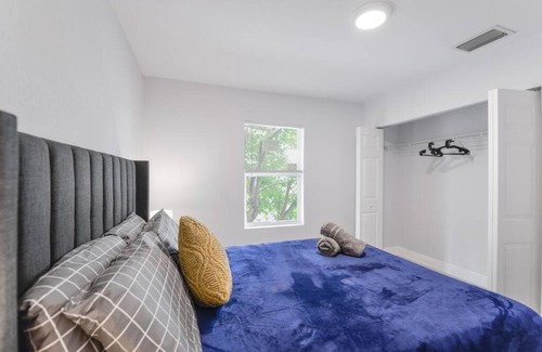 Gladeview House | Amazing Duplex 3 BR/2 Bathrooms close to Wynwood