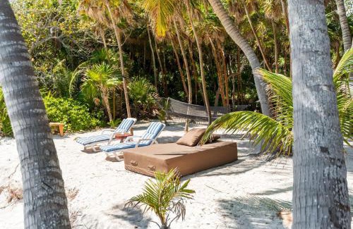 Chacchoben House | Amazing ECO Palapa at Private Beach in Sian Kaan.