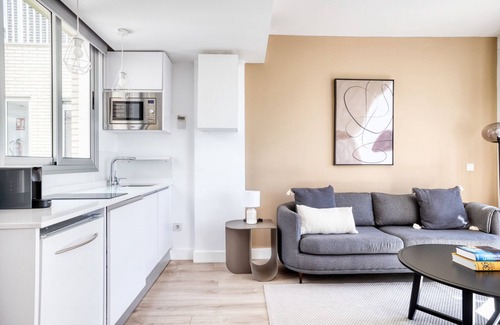 El Viso Apartment | Amazing El Viso 1BR Penthouse with terrace, by Blueground
