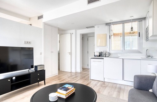 El Viso Apartment | Amazing El Viso 1BR Penthouse with terrace, by Blueground