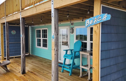 Emerald Isle House | AMAZING EMERALD ISLE OCEANFRONT SLEEPS 18 NEAR DINING SHOPPING AQUARIUM!