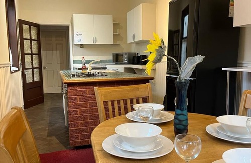 Tettenhall House | Amazing Entire Home in Wolverhampton