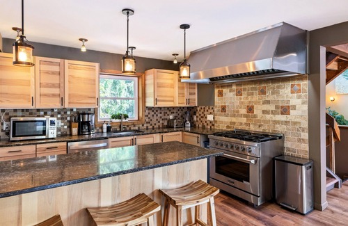 Long Pond House | Amazing Estate in heart of Poconos with Private Heated Pool and Hot Tub