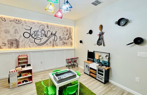 Veranda Palms House | AMAZING Game Room Luxurious Family 6BR Near Disney