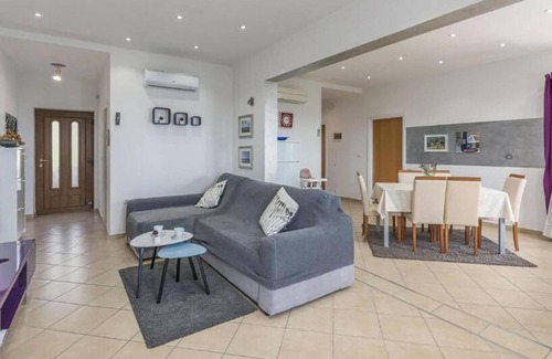 Brovinje House | Amazing home in Koromacno-Brovinje