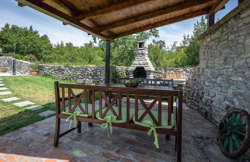 Trgetari House | Amazing home in Burjaki with WiFi