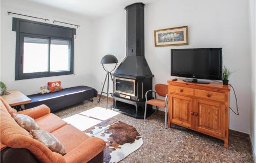 Deltebre House | Amazing Home In Deltebre With Kitchen