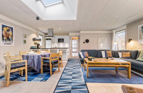 Hoeve Strand House | Amazing home in Fårevejle with WiFi