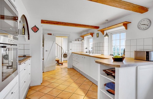 Fynshav House | Amazing home in Haderslev with kitchen