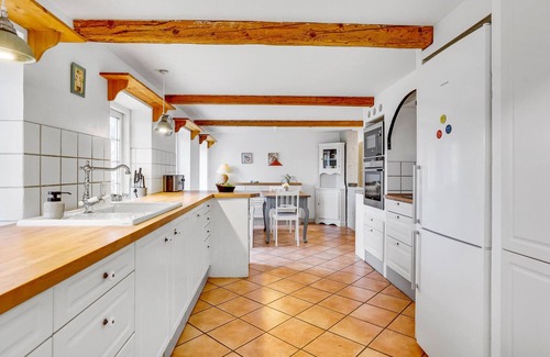 Fynshav House | Amazing home in Haderslev with kitchen