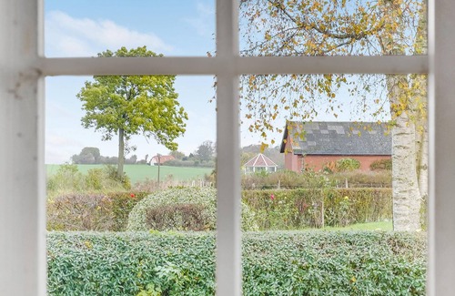 Fynshav House | Amazing home in Haderslev with kitchen